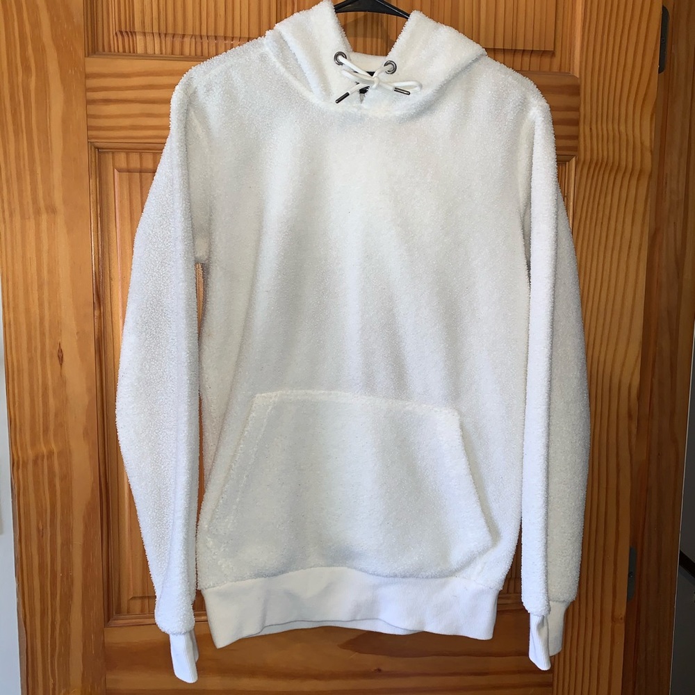 Sherpa white sweatshirt